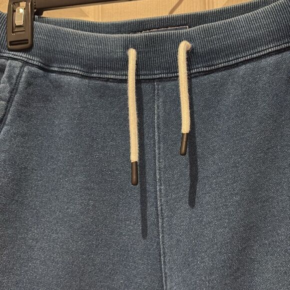 Vineyard Vines sweat shorts SZ Small - Picture 2 of 9